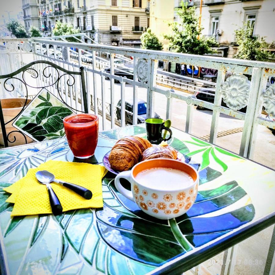 Napoli Naif Acomodação com café da manhã Exterior foto